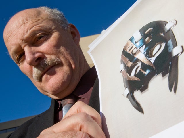 Detectives go to the media in search of Twitchell's first victim, hopign he'll come forward 