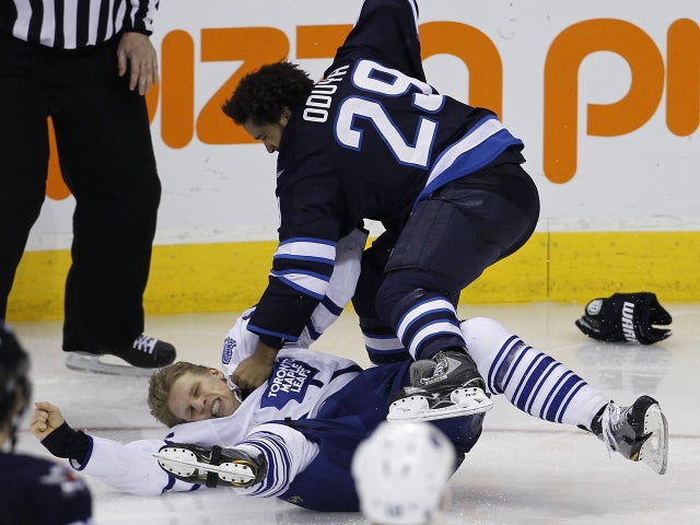 Johnny Oduya and Joey Crabb  fight 