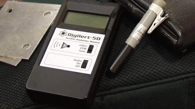digilert-50-radiation-monitor-and-pen-dosimeter.jpg 