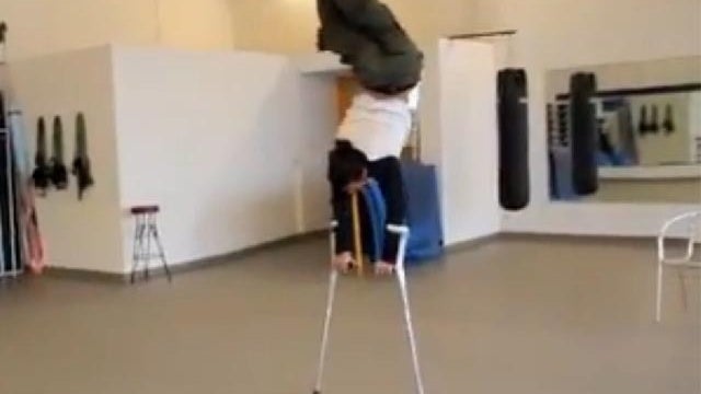 Dergin Tokmak, crutches dancer 