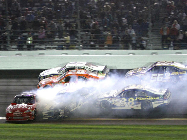 Tony Stewart and Ricky Stenhouse Jr. spin out 