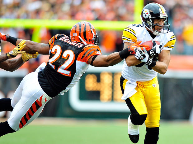 Nate Clements dives to stop Hines Ward 
