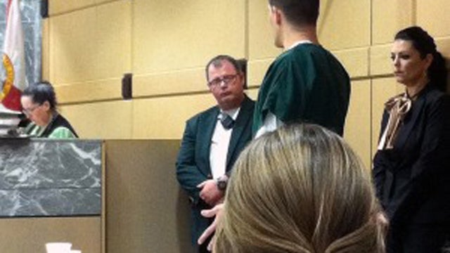 paul_gonzalez_testifies_sto.jpg 
