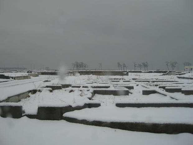 ruins-under-snow.jpg 