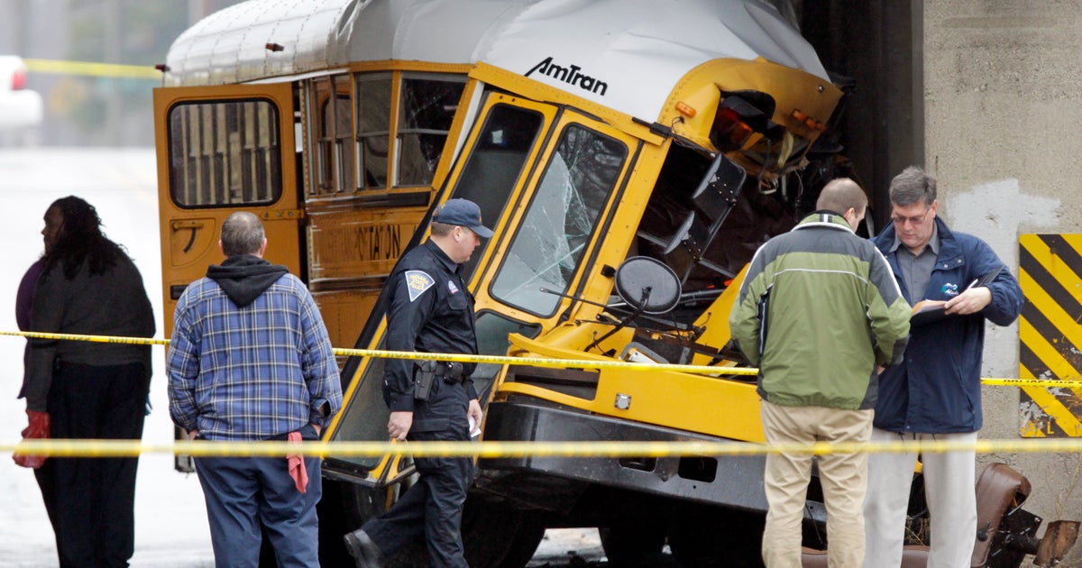 1 child, driver killed in Ind. school bus crash - CBS News