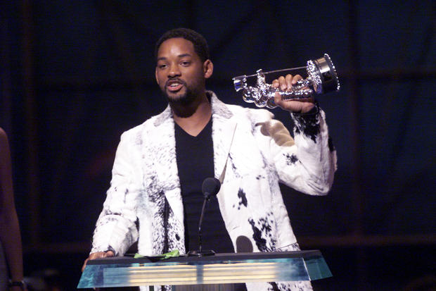 frank-micelotta-will-smith-accepting-his-award-for-best-male-video.jpg 