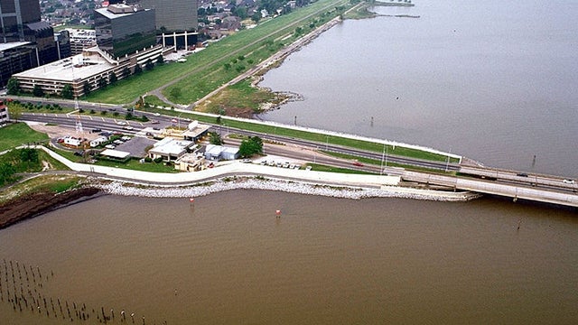 Pontchartrain_Causeway_sout.jpg 