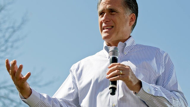 Mitt Romney on campaign trail 