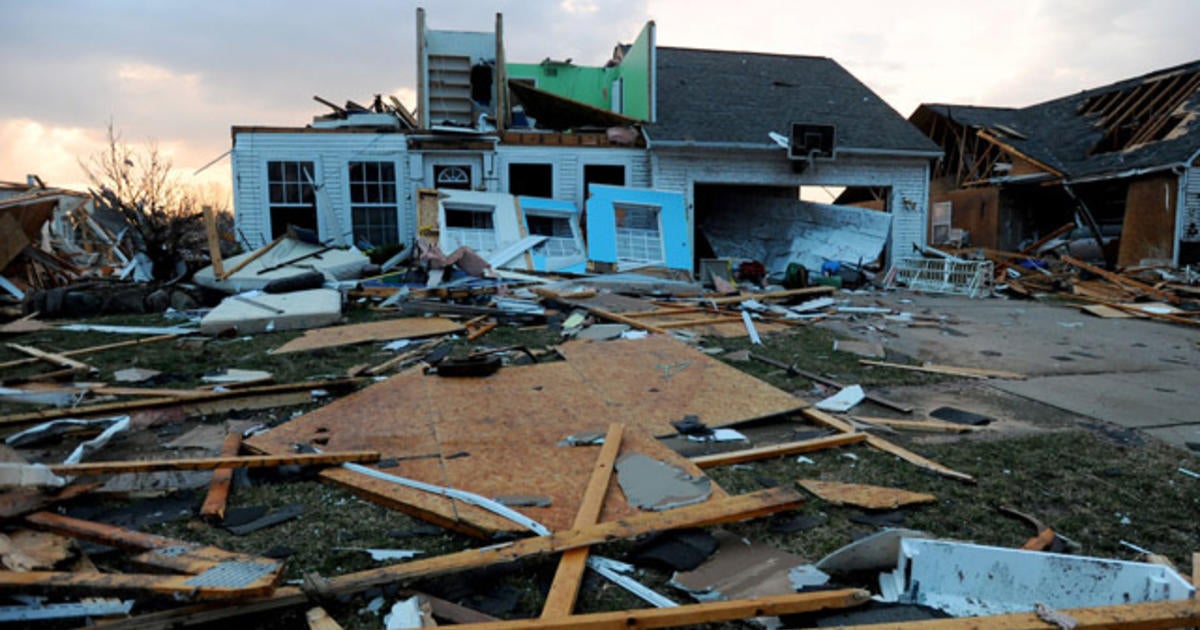 Many homes damaged as tornado rips through Mich. - CBS News