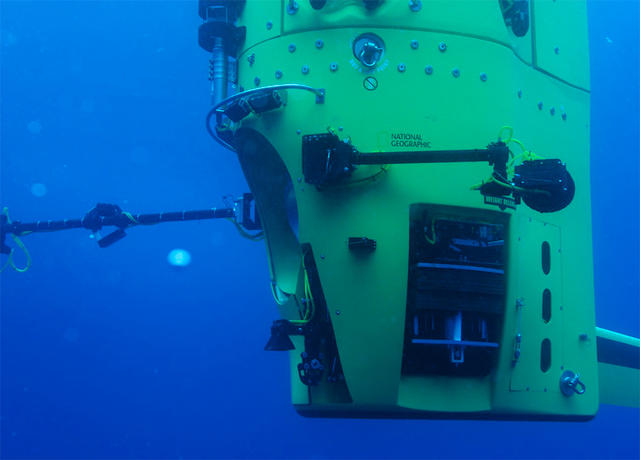 james cameron mariana trench pictures