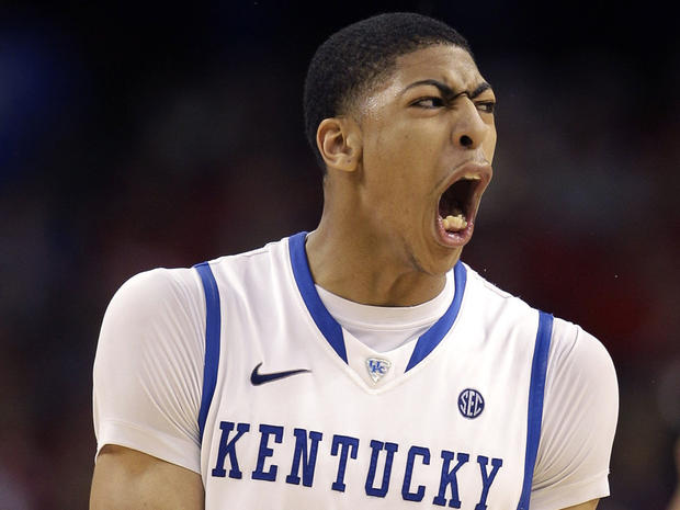 Anthony Davis reacts during the second half 
