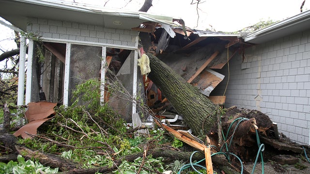 Violent storms sweep Plains States 