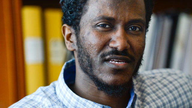 Yonas Fikre, a Portland, Oregon Muslim American talks to media at his lawyer's office in Stockholm, Sweden, April 18, 2012. 