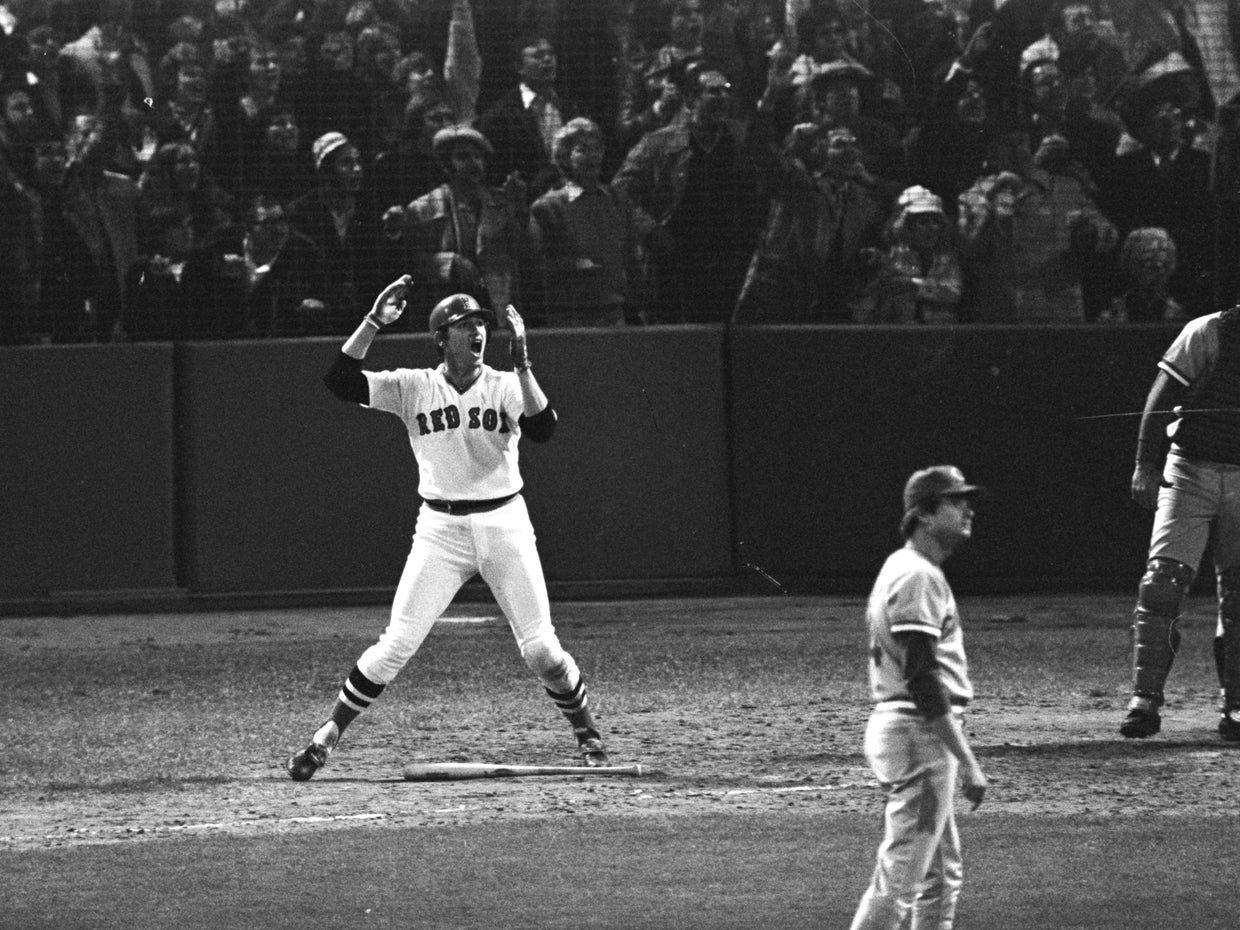 Carlton Fisk watches his 12th-inning home run  