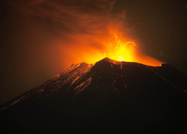 Volcano_143196560.jpg 