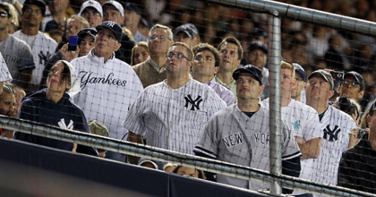 Brutal Yankees-Red Sox Fan Fight Caught On Video At Yankee Stadium - CBS  New York