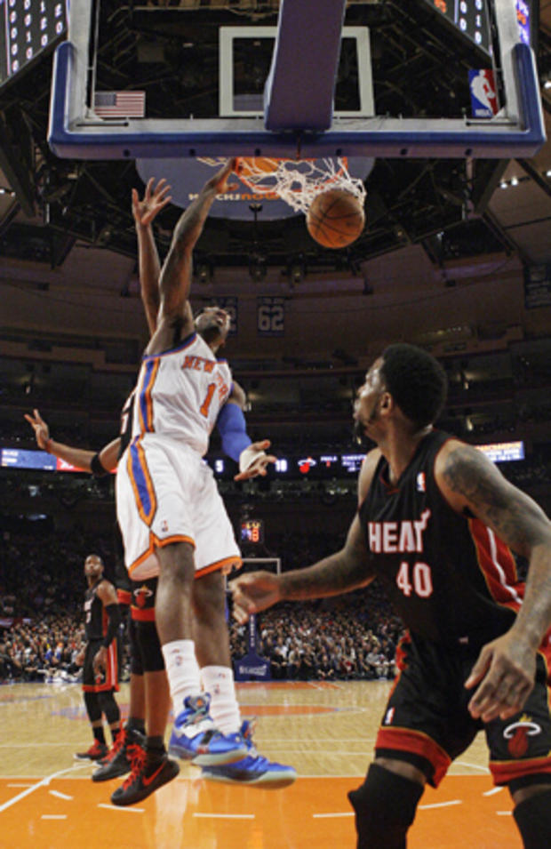 Amare Stoudemire dunks the ball  