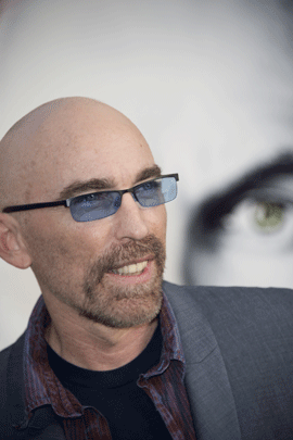 13-144012191.jpg-jackie.gif 
