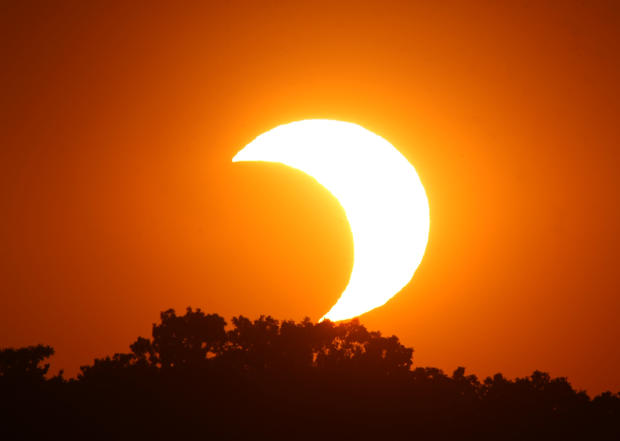 eclipse-woodbury.jpg 