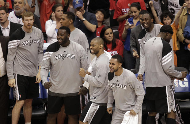 San Antonio Spurs bench reacts 