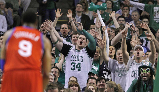 Boston Celtics fans try to distract Andre Iguodala  