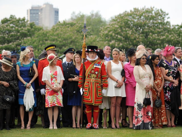Dress Code For Garden Party At Buckingham Palace | Fasci Garden