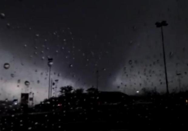 tornado1.jpg 