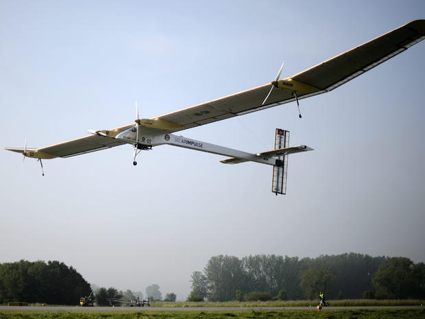 Solar Impulse in flight 
