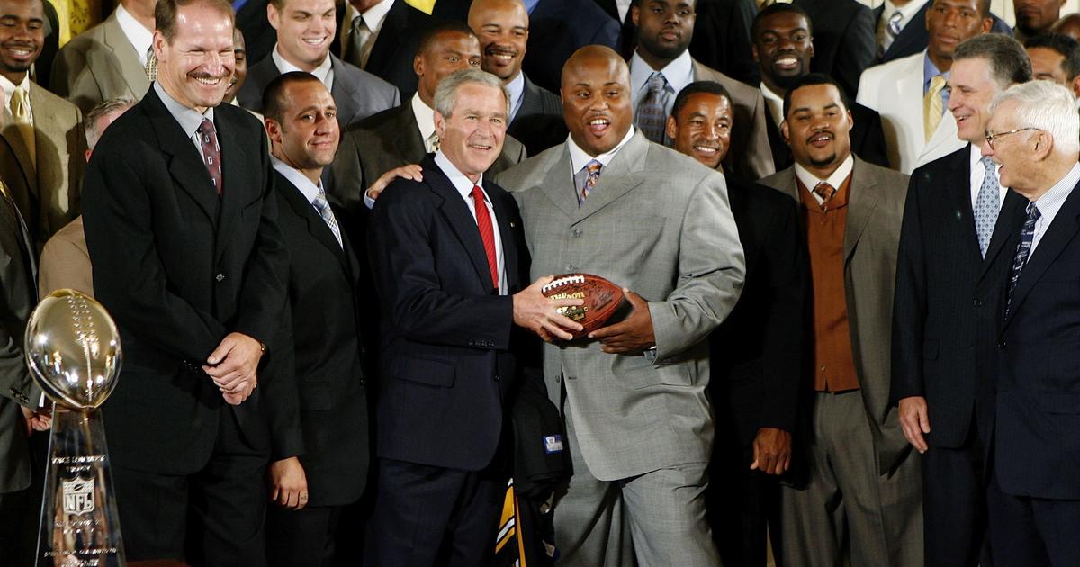 Looking back: Broncos first visit to White House after Super Bowl XXXII