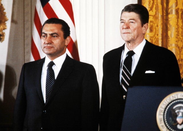 Mubarak_reagan_t107788425.jpg 