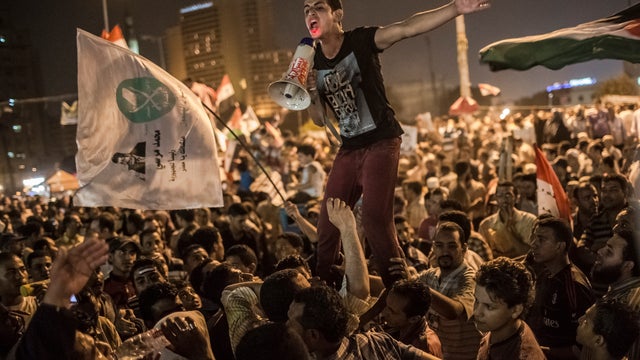 Mubarak and Tantawi's faces joined in Egyptian graffiti 