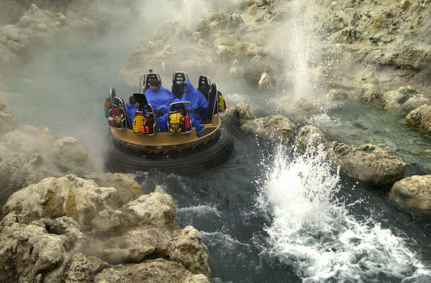 Grizzly River rapids six flags 