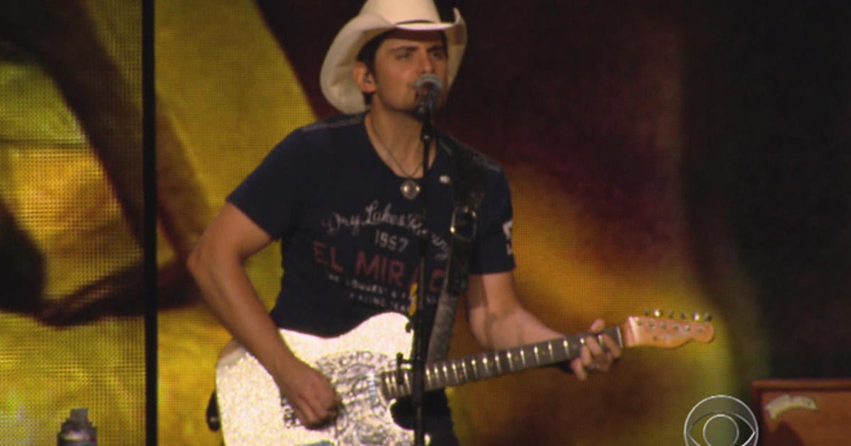 Brad Paisley: Textbook 21st century country star - CBS News