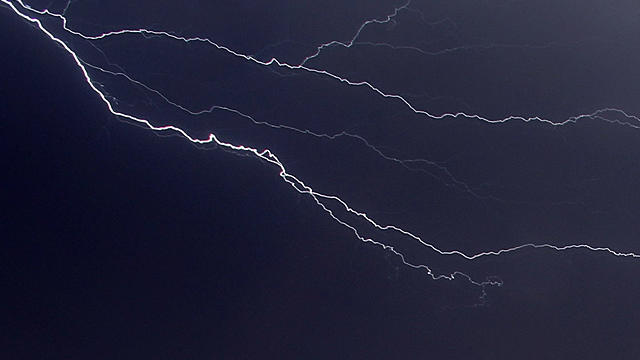 lightning-bolt-generic.jpg 