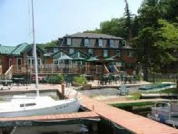 Nick's Lake House 