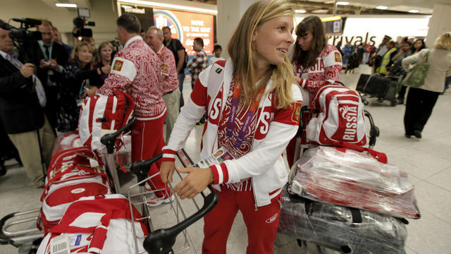 Olympics_Heathrow_AP120716018680.jpg 