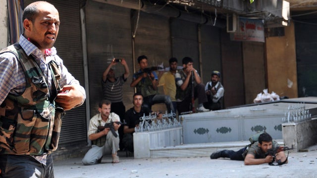 Syria forces bombard opposition in Aleppo 