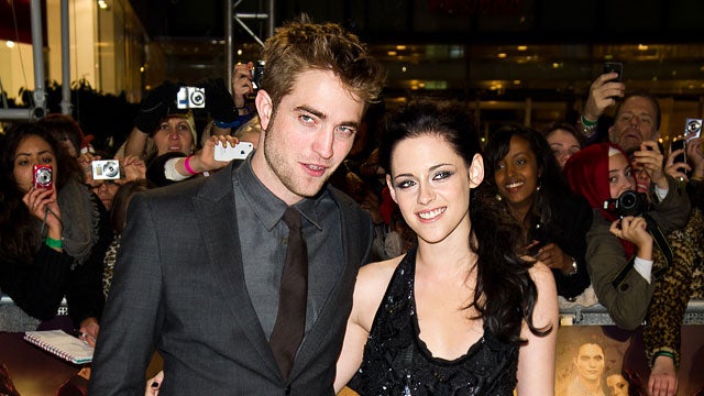 640_robert_pattinson_kristen_stewart_111116_igavan_133055397_pix.jpg 