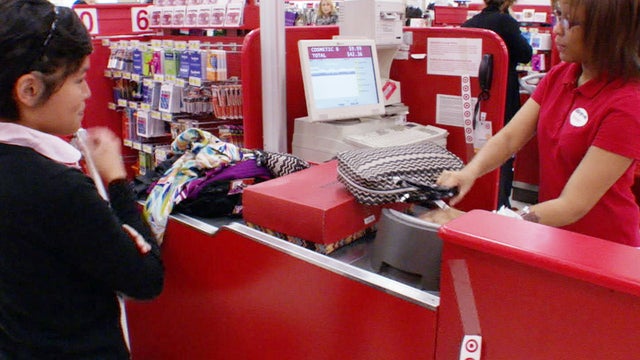 Incomes up, consumers still reluctant to buy 