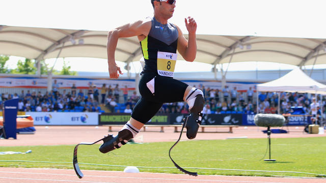 'Blade Runner's' artificial legs controversial at Olympics 