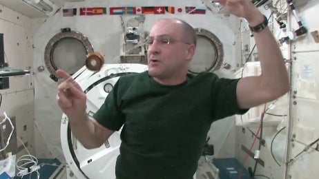 Yoyos_in_Space.jpg 