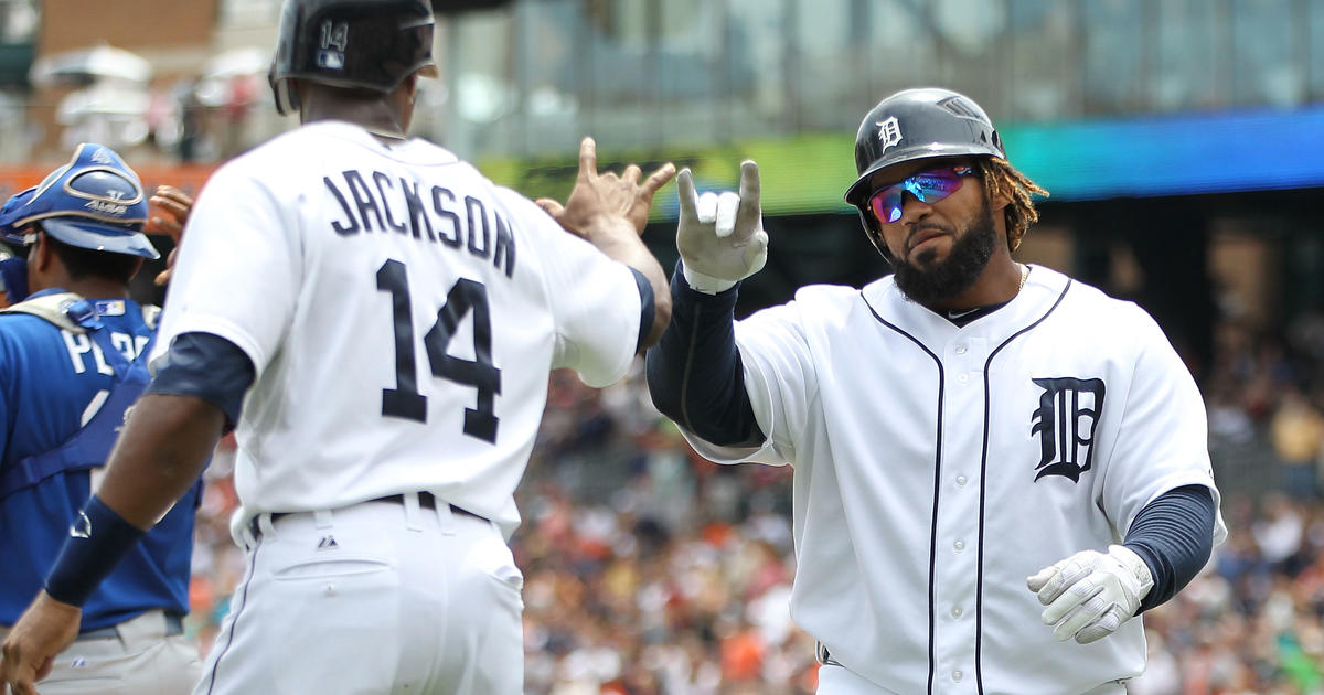 Prince Fielder legs out an inside-the-park homer 