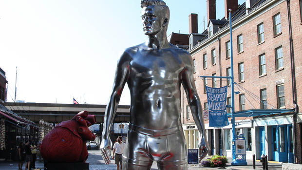 David Beckham underwear statues appear in NY and CA 