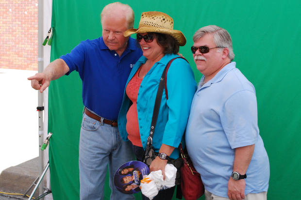 jim-showing-the-ropes-on-the-green-screen.jpg 