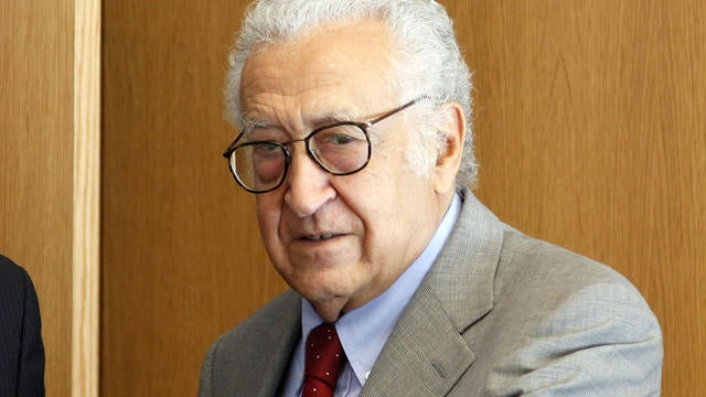 Lakhdar Brahimi arrives at his meeting with UN Secretary General 