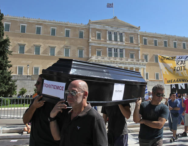 01-GreeceProtestCrisis.jpg 