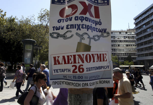 15-GreeceProtestCrisis.jpg 