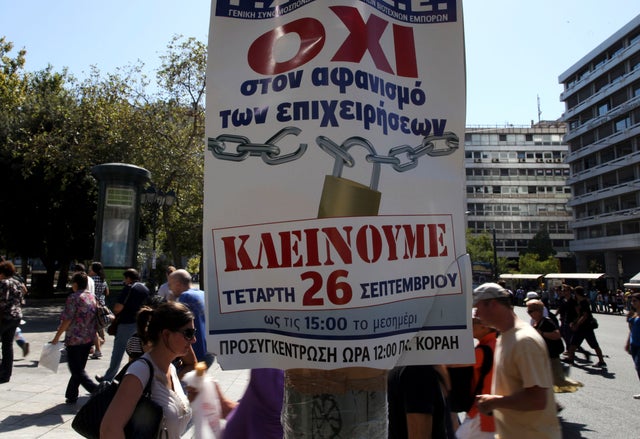 15-GreeceProtestCrisis.jpg 