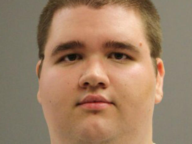 Texas man accused of online terror threat 