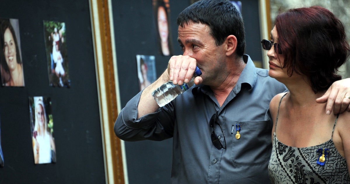Bali bombing survivors, family members defy fresh threat to mark 10 ...